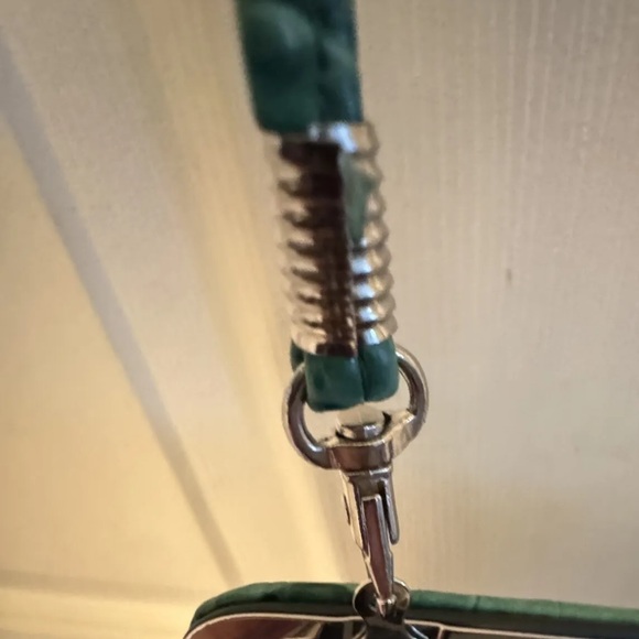 Green faux alligator crossbody wallet. EUC. Beautiful little crossbody. Paige - Picture 7 of 7